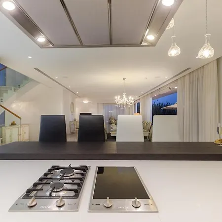 Appartamento Palace Of Mediterranean Beachfront *