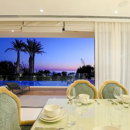 Palace Of Mediterranean Beachfront Apartment Agia Napa