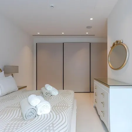 Palace Of Mediterranean Beachfront Apartament