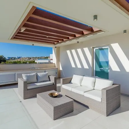 Palace Of Mediterranean Beachfront דירה