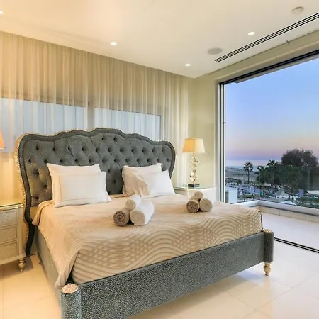 아파트 Palace Of Mediterranean Beachfront *