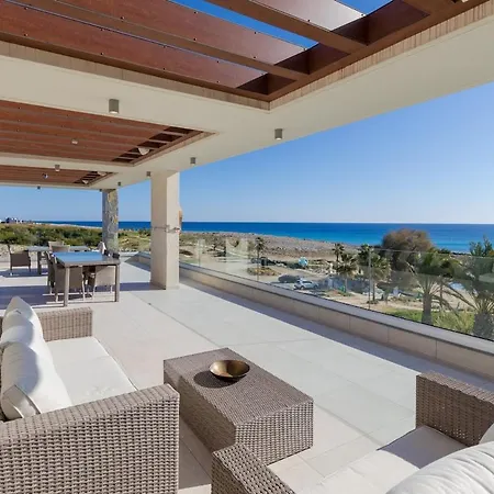 아파트 Palace Of Mediterranean Beachfront 아이아 나파