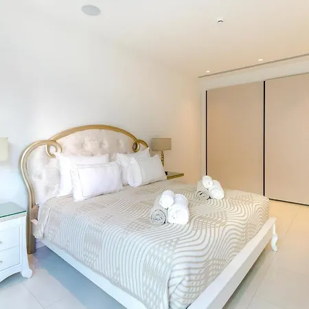 Palace Of Mediterranean Beachfront 아이아 나파