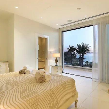 아파트 Palace Of Mediterranean Beachfront 아이아 나파